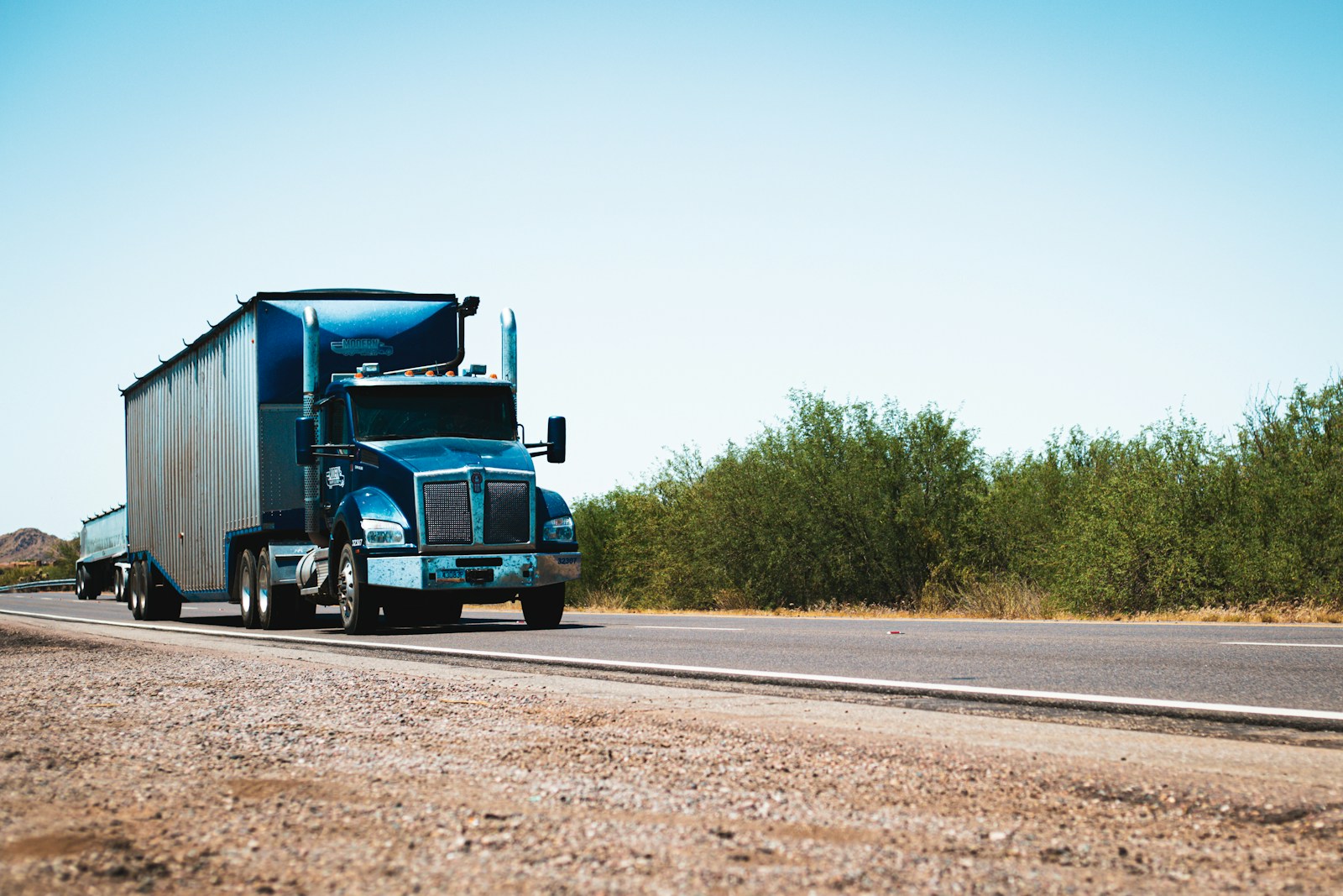 How to Choose a Commercial Trucking Insurance Policy